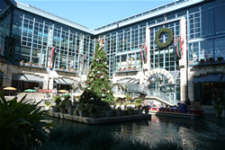 River Center Mall in the daylight